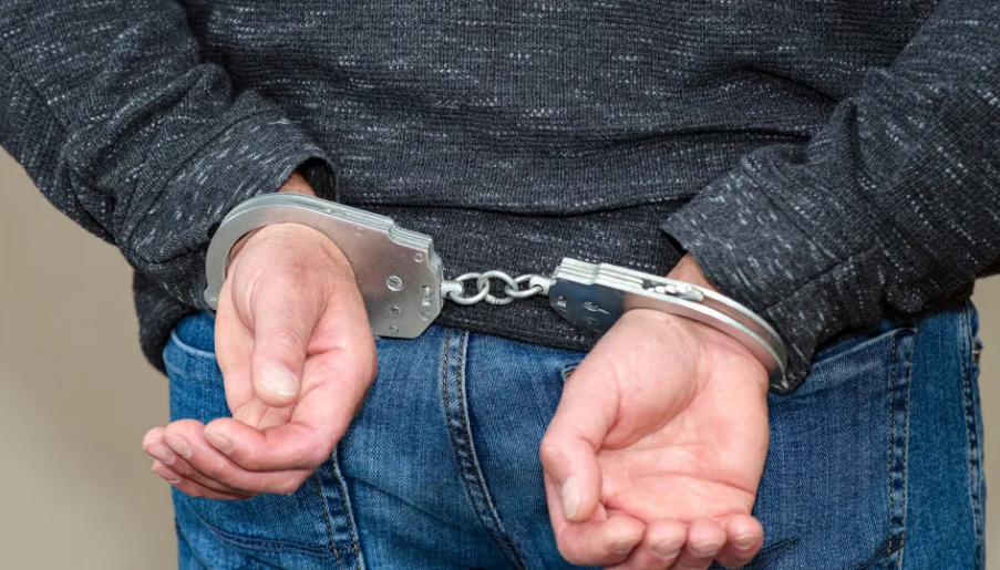 Homem é preso após ameaçar passageiros com espada em saguão do Aeroporto de Viracopos