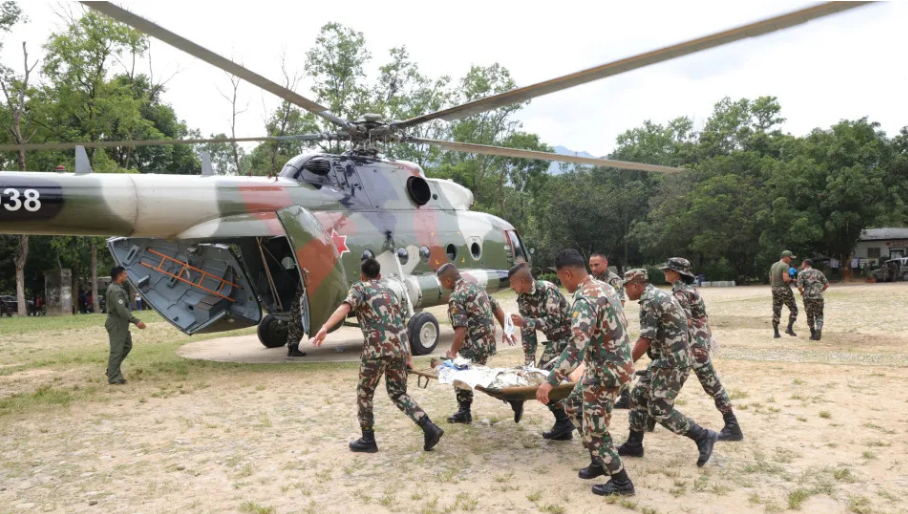 Após enxurradas, Nepal e China ainda buscam mais de 1.300 desaparecidos
