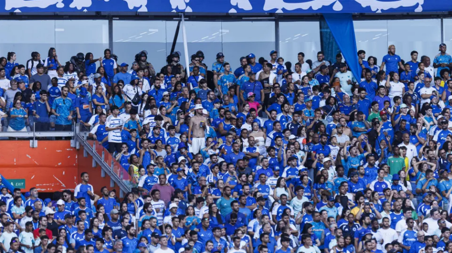 Cruzeiro embala após perder pênalti, ganha do Athletico e encosta no G4